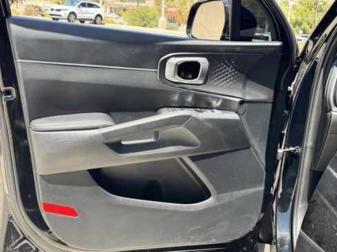 Used 2025 Kia Sorento EX w/ Panoramic Sunroof Package FWD image 56