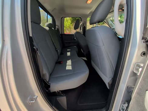 Used 2018 RAM 1500 Classic SLT AWD/4WD image 12