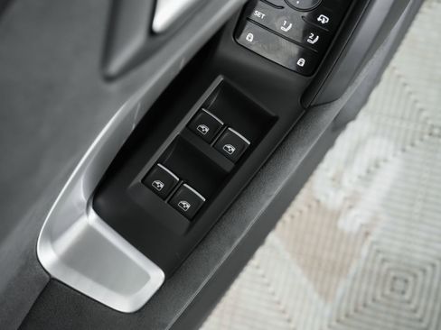 Used 2025 Audi SQ5 Premium Plus image 41