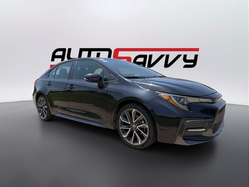 Used 2022 Toyota Corolla SE w/ SE Premium Package FWD image 3