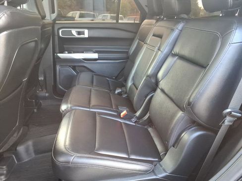 Certified 2020 Ford Explorer XLT w/ Equipment Group 202A image 15