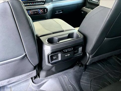 Used 2024 Chevrolet Silverado 2500 ZR2 w/ Technology Package AWD/4WD image 14