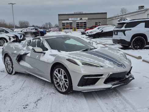 Used 2024 Chevrolet Corvette Stingray Preferred Cpe w/ Z51 Performance Package image 3