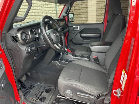 Used 2019 Jeep Wrangler Unlimited Sport S AWD/4WD image 18