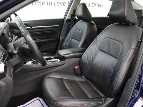 Used 2023 Nissan Altima 2.5 SR w/ SR Premium Package FWD image 8