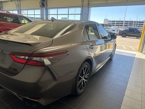 Used 2023 Toyota Camry SE w/ Convenience Package image 14