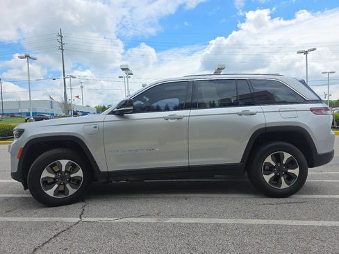 Used 2023 Jeep Grand Cherokee 4WD 4xe image 16