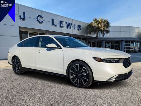 Used 2024 Honda Accord Touring image 1