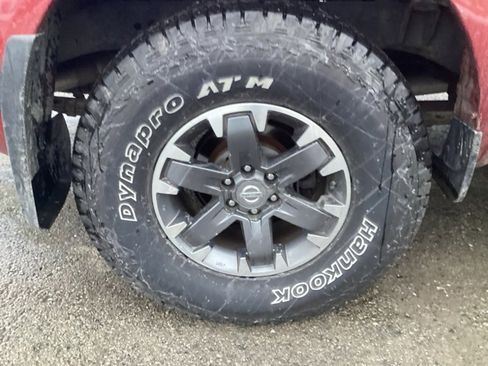 Used 2019 Nissan Frontier PRO-4X image 9