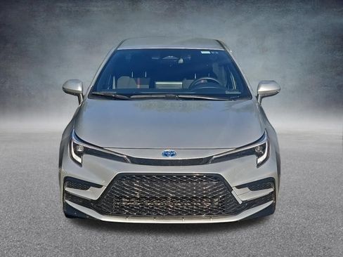 Used 2025 Toyota Corolla SE FWD image 3
