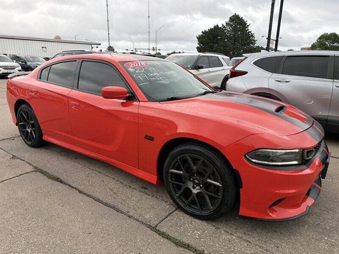 Used 2018 Dodge Charger R/T w/ Plus Group RWD image 7