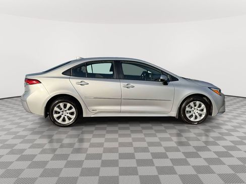 Used 2025 Toyota Corolla LE image 8