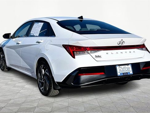 Used 2024 Hyundai Elantra SEL w/ Convenience Package image 13