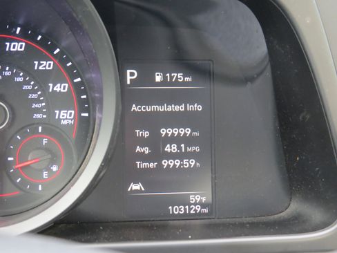 Used 2023 Hyundai Elantra SEL image 21