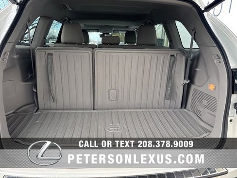 Used 2017 Toyota Highlander AWD V6 image 19