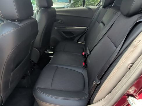 Used 2017 Chevrolet Trax LT w/ LT Convenience Package FWD image 25