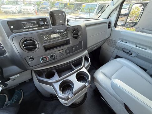 Used 2023 Ford E-350 and Econoline 350 Super Duty w/ Power Windows & Locks Group image 26