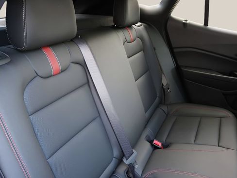 Used 2026 Chevrolet Trax RS w/ Sunroof Package FWD image 19