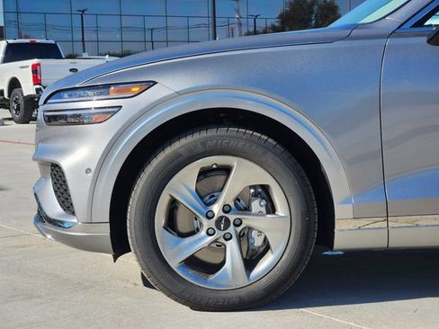 Used 2026 Genesis GV70 2.5T Advanced AWD/4WD image 6