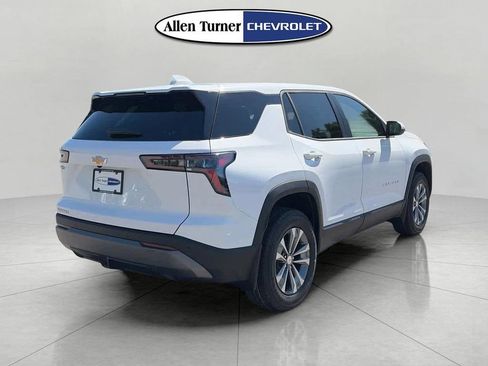 New 2026 Chevrolet Equinox LT w/ Convenience Package II FWD image 4
