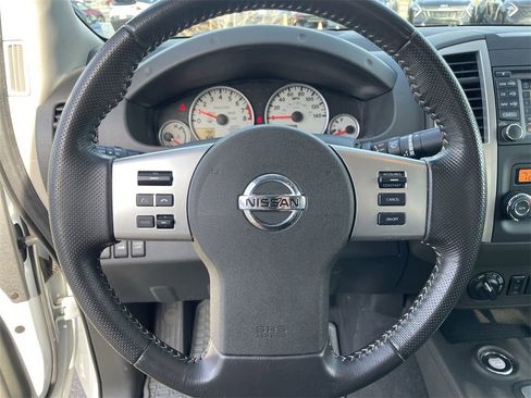 Used 2020 Nissan Frontier PRO-4X image 17