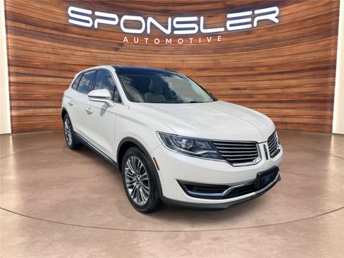 Used 2016 Lincoln MKX Reserve w/ Driver Assistance Package FWD image 9