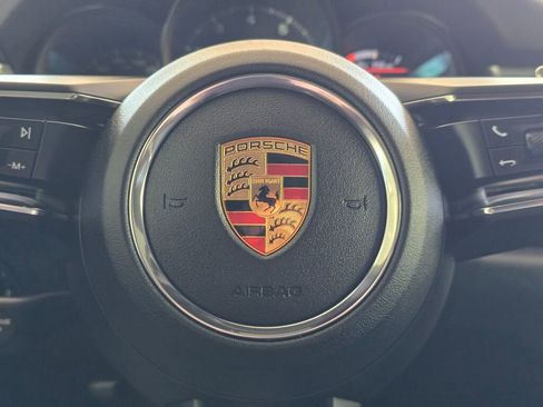 Used 2023 Porsche Macan image 26