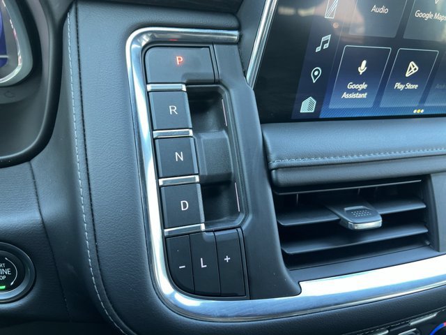Used 2023 Chevrolet Tahoe Z71 w/ Luxury Package AWD/4WD image 16