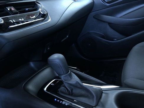 Certified 2025 Toyota Corolla LE image 29