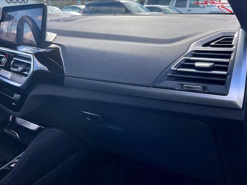 Used 2024 BMW X4 xDrive30i image 17