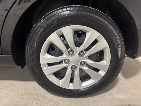 Used 2022 Kia Soul LX image 25