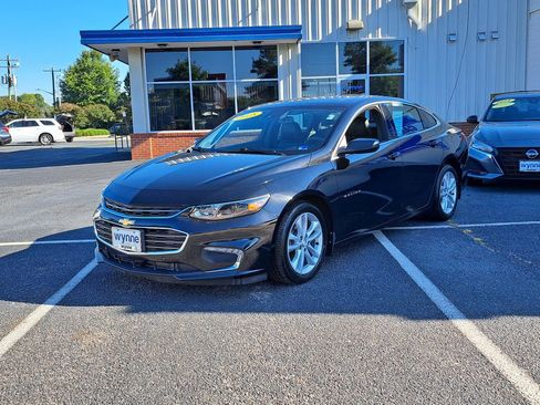 Used 2018 Chevrolet Malibu Hybrid w/ Leather Package FWD image 3