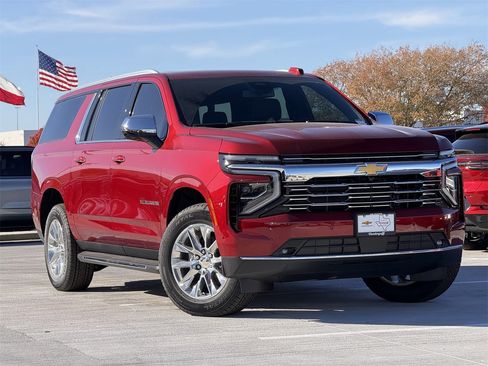 New 2026 Chevrolet Suburban Premier image 2