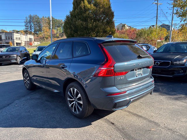 Used 2024 Volvo XC60 B5 Core w/ Protection Package Premier AWD/4WD image 17