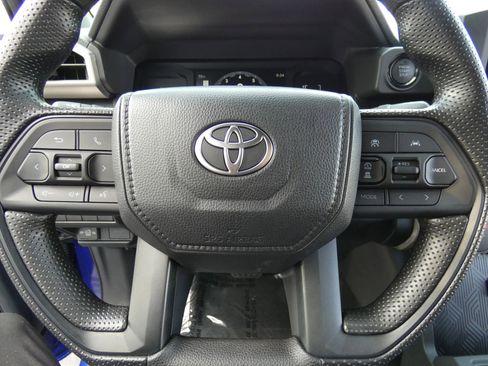Used 2025 Toyota Tacoma SR5 image 73