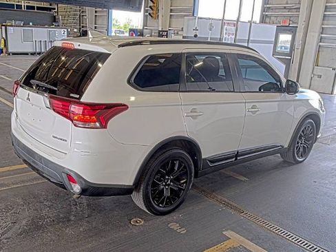 Used 2018 Mitsubishi Outlander LE AWD/4WD image 4
