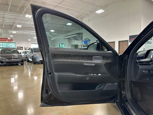 Used 2025 Genesis G90 3.5T AWD/4WD image 11