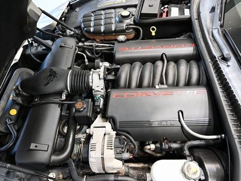 Used 2000 Chevrolet Corvette Coupe w/ Roof Pkg image 33