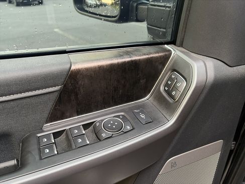 Used 2025 Ford F250 Lariat w/ Chrome Package AWD/4WD image 16