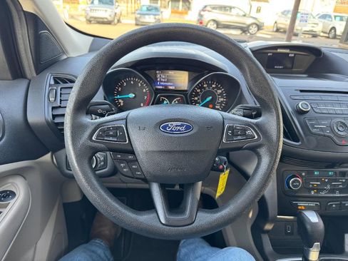 Used 2017 Ford Escape SE image 16