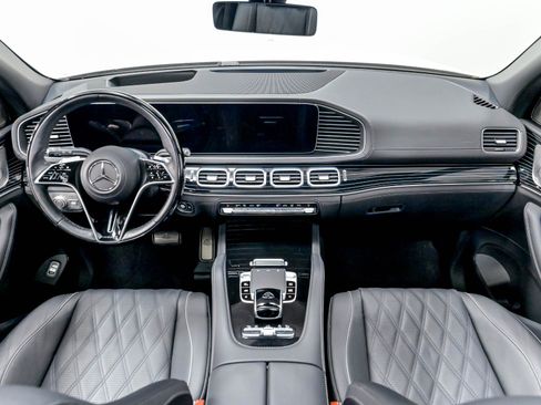 Used 2024 Mercedes-Benz Maybach GLS 600 4MATIC image 13