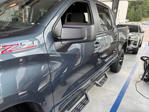 Used 2021 Chevrolet Silverado 1500 Custom Trail Boss AWD/4WD image 3