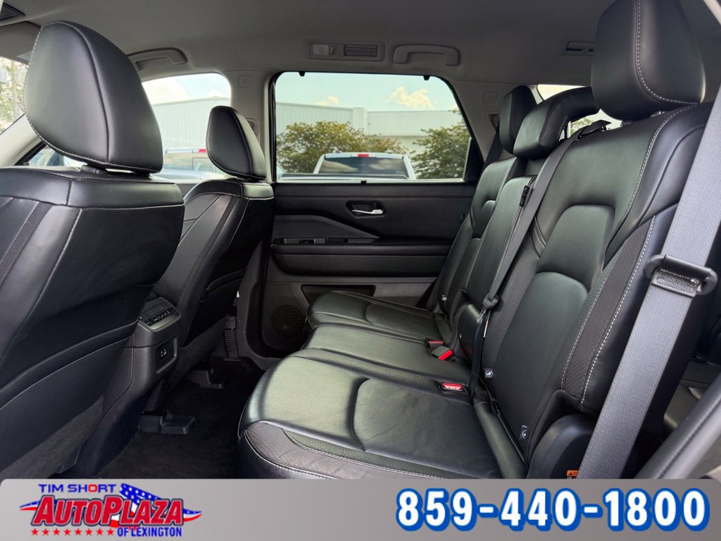 Used 2024 Nissan Pathfinder SL AWD/4WD image 31