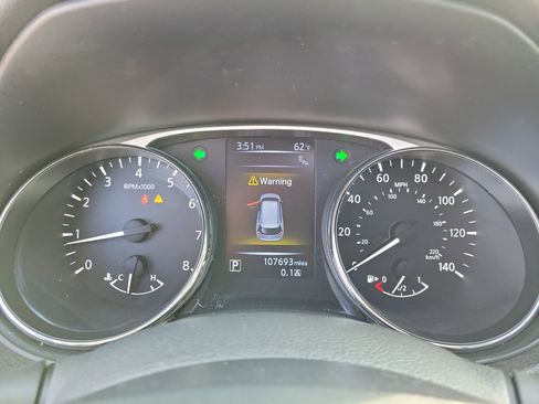 Used 2016 Nissan Rogue SV w/ SV Premium Package image 25