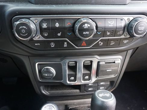 Used 2020 Jeep Wrangler Sport AWD/4WD image 12