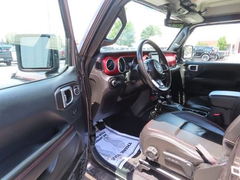 Used 2020 Jeep Gladiator Rubicon w/ Dual Top Group AWD/4WD image 18