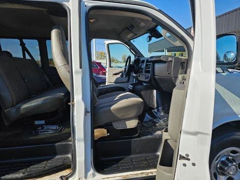 Used 2019 Chevrolet Express 3500 LT w/ LT Preferred Equipment Group RWD image 25