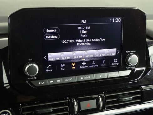 Used 2024 Nissan Pathfinder SV image 25