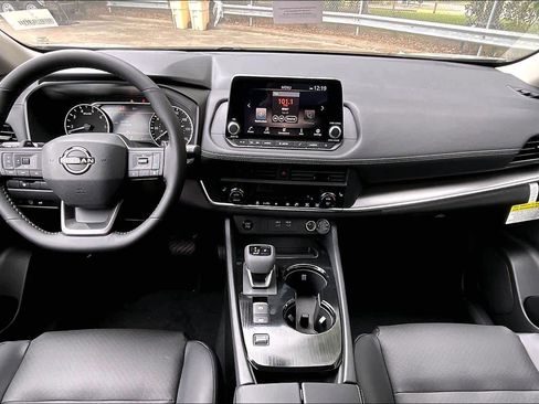 New 2026 Nissan Rogue SV FWD image 5