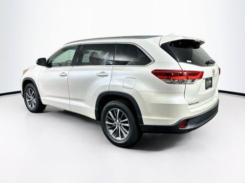 Used 2018 Toyota Highlander XLE FWD image 5